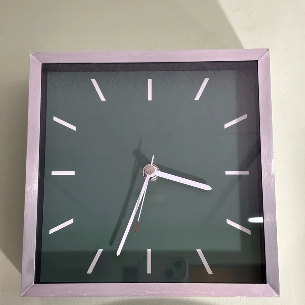 Modern Green Wall Clock with Silver‎ Frame
